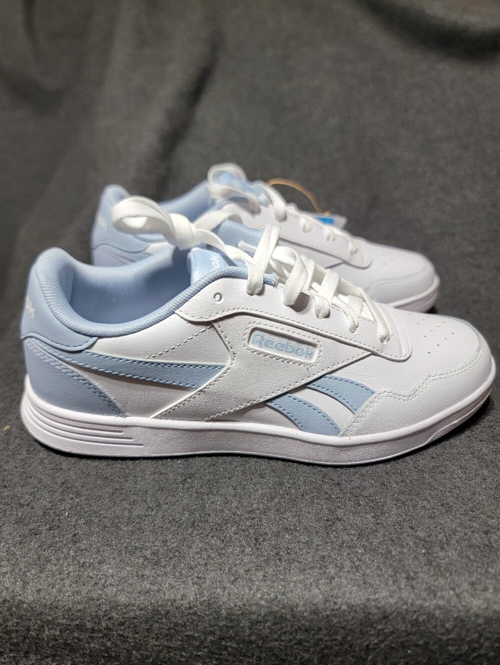 Reebok Court Advance Size 7 Women
